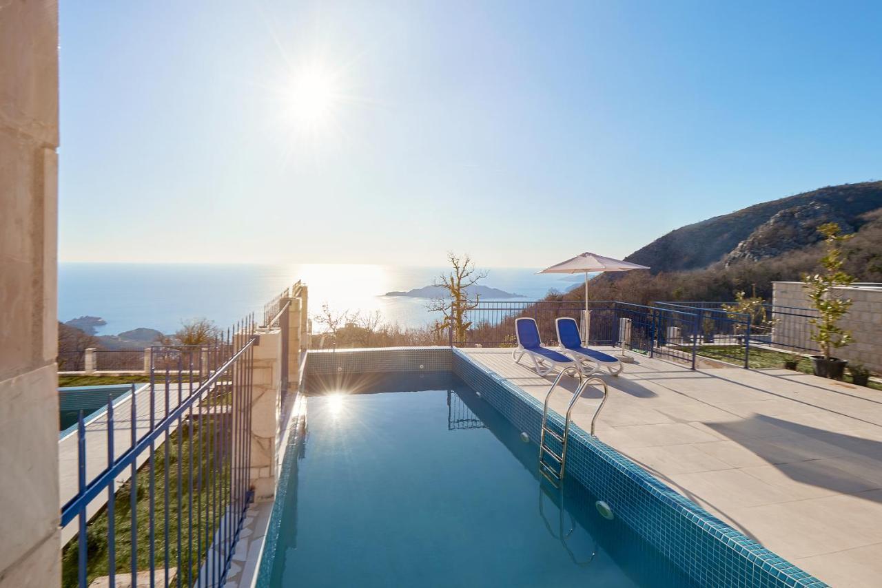 Sunbreeze Delux Vilas Budva Bagian luar foto