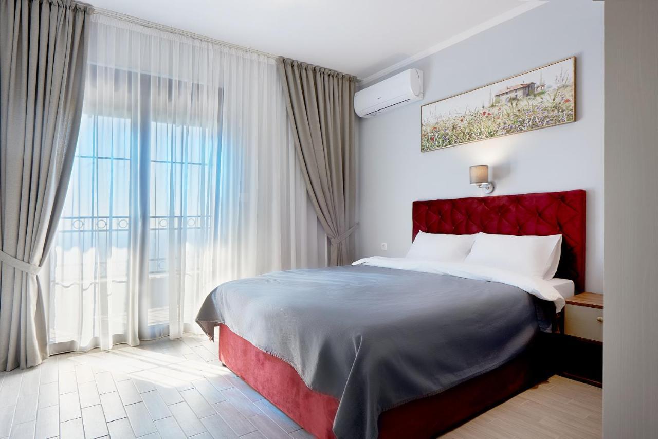 Sunbreeze Delux Vilas Budva Bagian luar foto