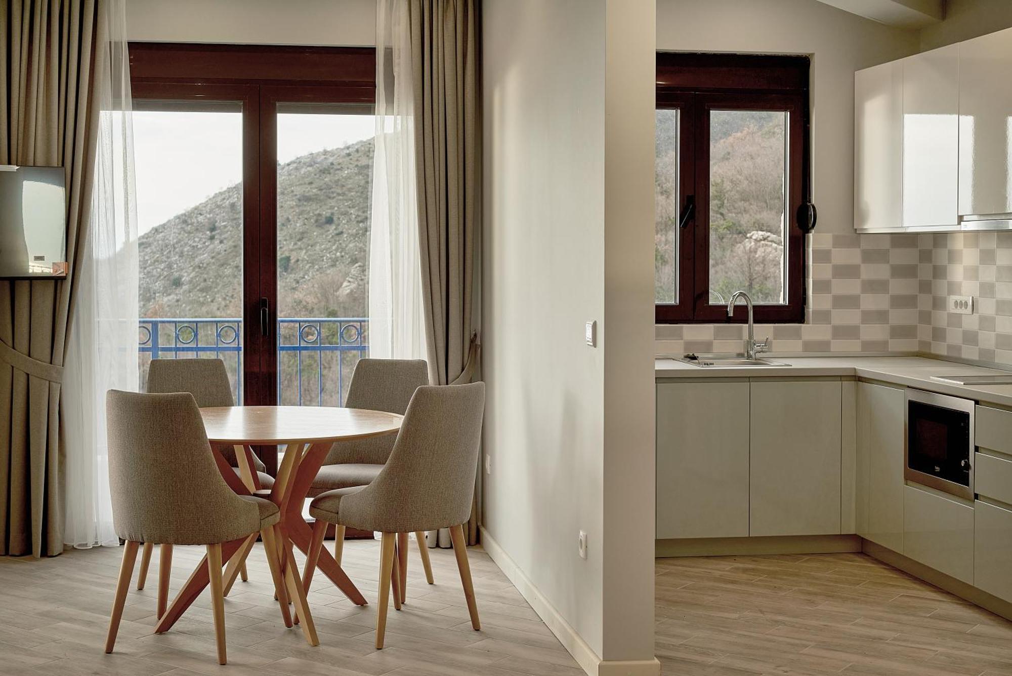Sunbreeze Delux Vilas Budva Bagian luar foto