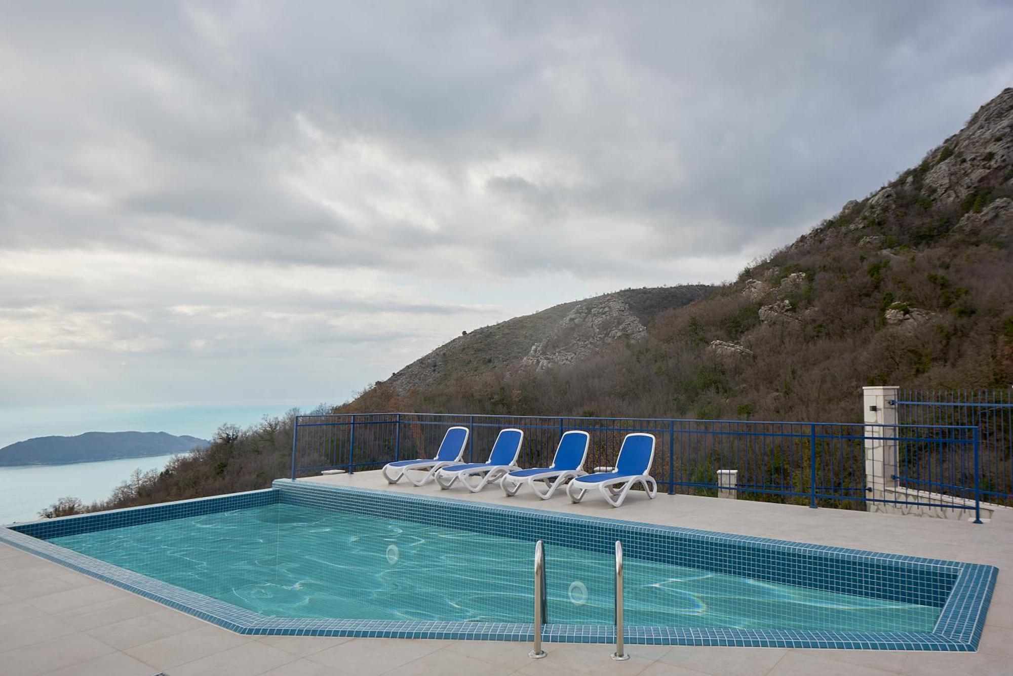 Sunbreeze Delux Vilas Budva Bagian luar foto