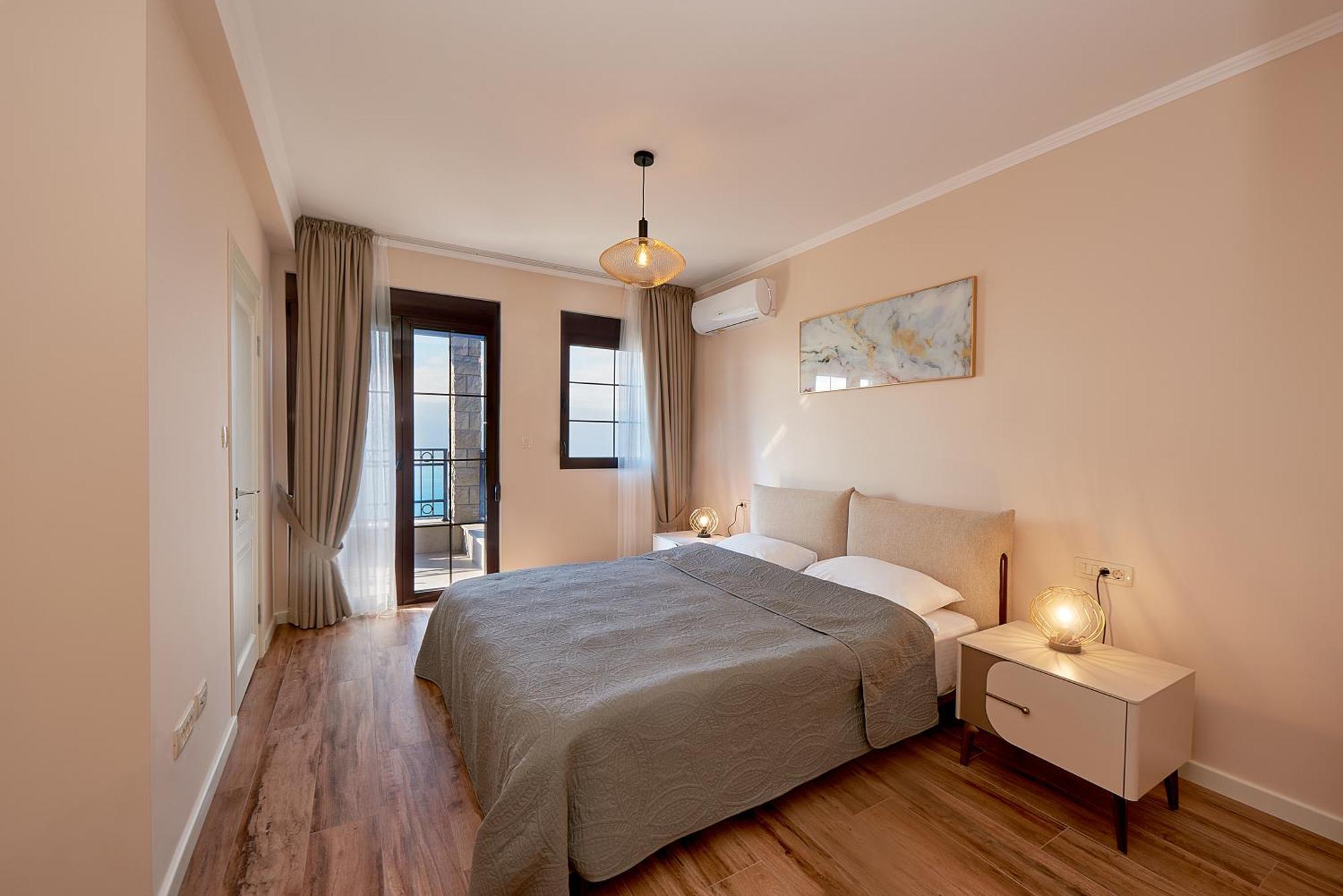 Sunbreeze Delux Vilas Budva Bagian luar foto