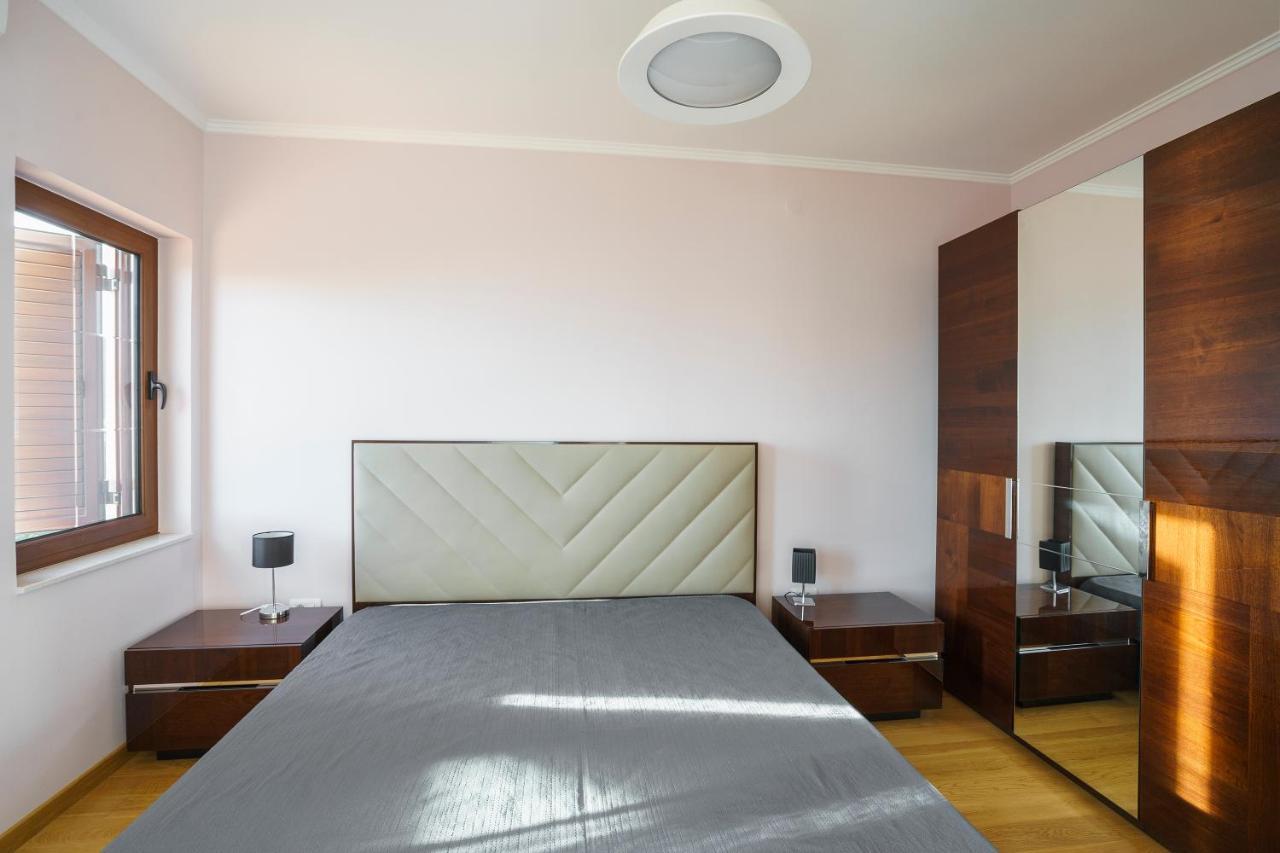 Sunbreeze Delux Vilas Budva Bagian luar foto