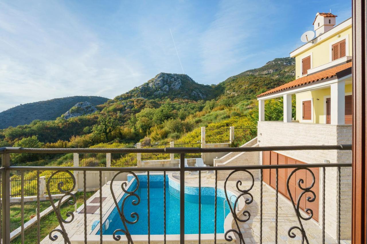 Sunbreeze Delux Vilas Budva Bagian luar foto