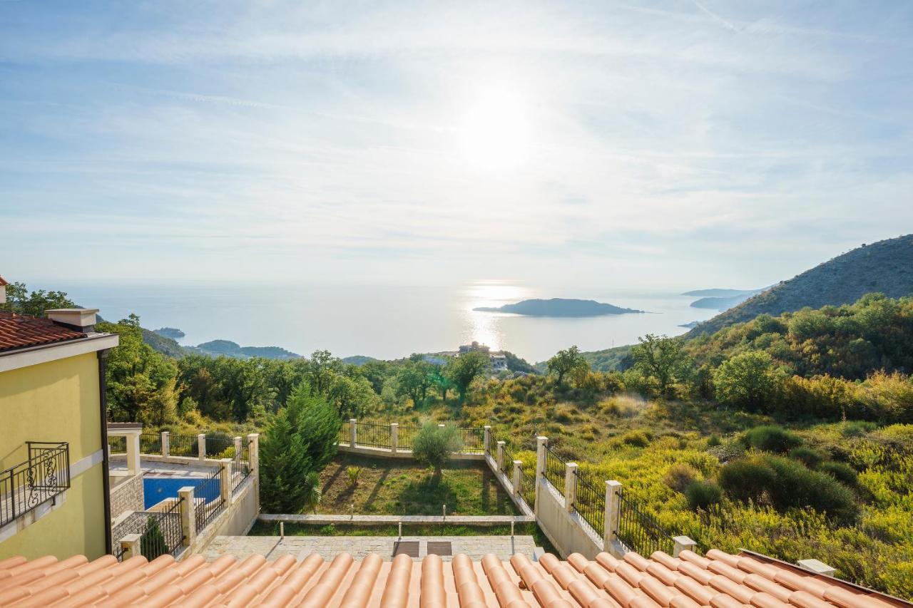 Sunbreeze Delux Vilas Budva Bagian luar foto