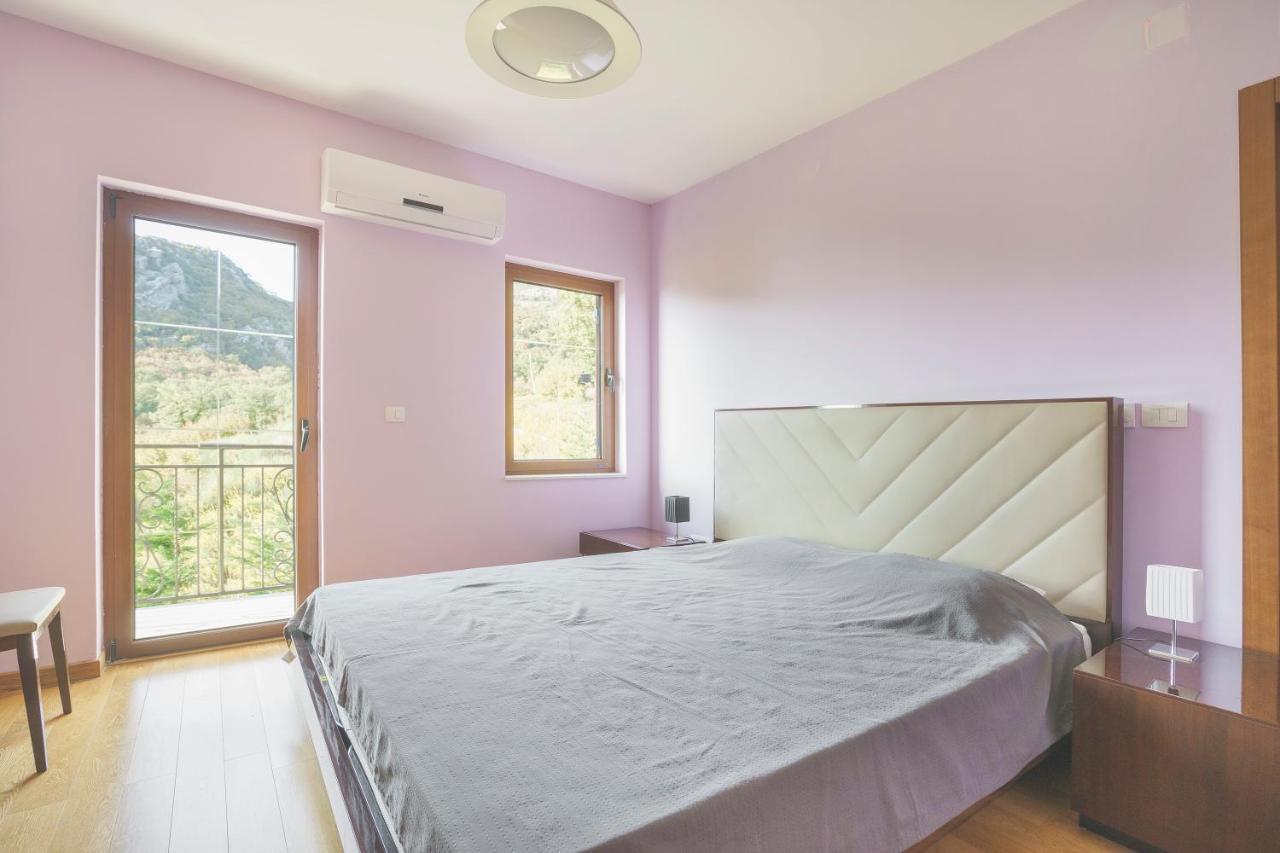 Sunbreeze Delux Vilas Budva Bagian luar foto